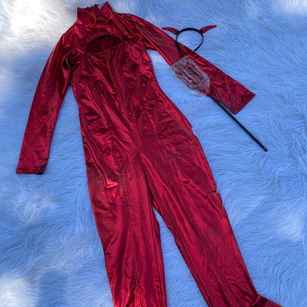 Woman’s sexy devil costume (W)